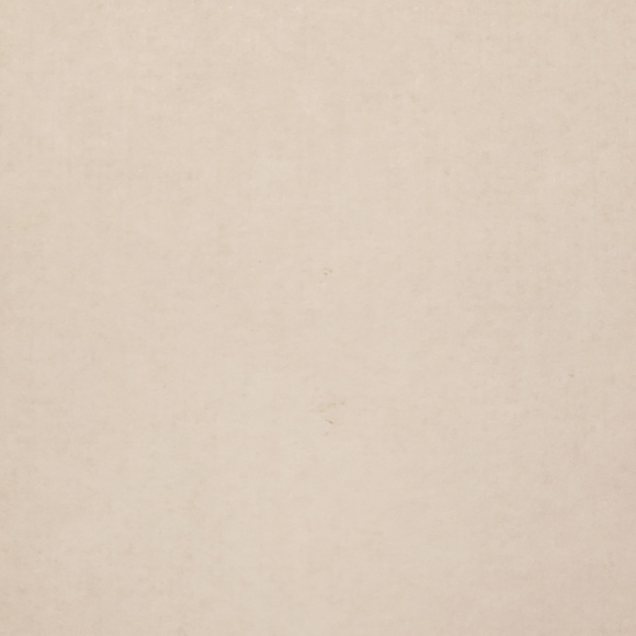 Meet your Posher, Tabytha - Picture 1 of 1